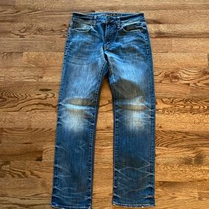 Men’s American Eagle Original Straight Jeans. Size 30x32. Medium wash.